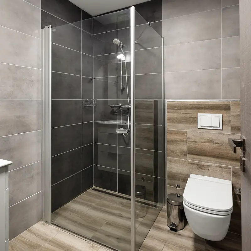 Chalupa u Rašovských - koupelna se sprchou a záchodem